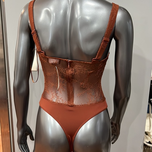 NWT Danielle Bernstein Brown Lace Thong Sleeveless Bodysuit Top - Picture 4 of 9